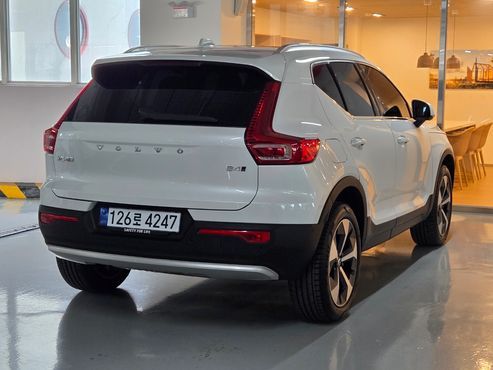 Volvo XC40 B4 Ultra Bright — пробег 6 080 км — фото 2 из 5