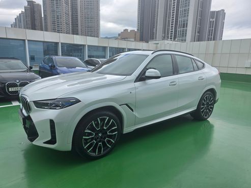 BMW X6 xDrive40i M Sport — пробег 15 200 км — фото 1 из 5