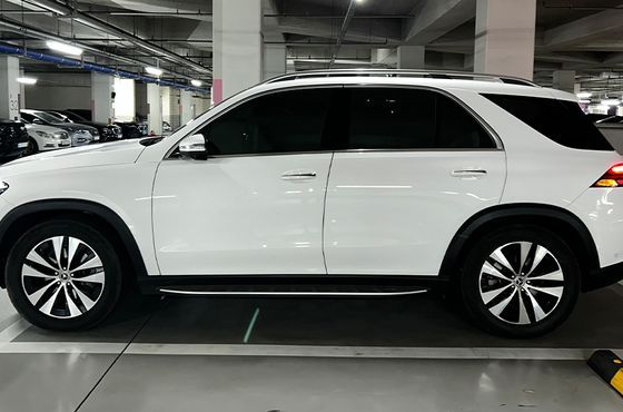 Mercedes-Benz GLE-Class GLE300d 4MATIC — пробег 12 543 км — фото 2 из 5