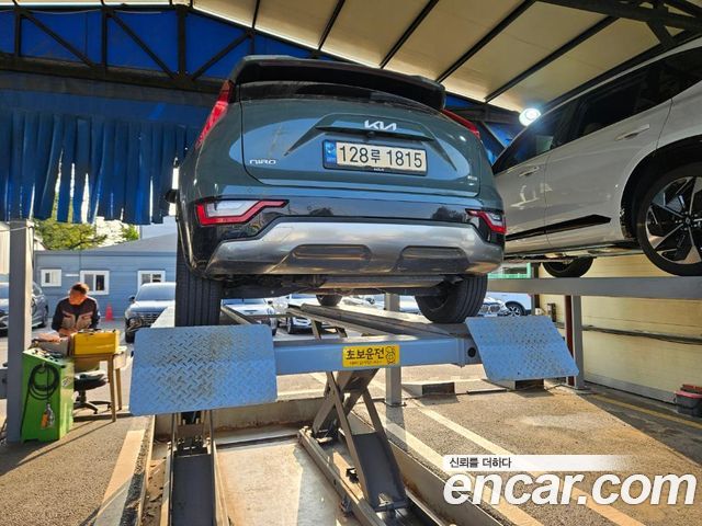 Kia Niro Signature — пробег 137 975 км — фото 2 из 2