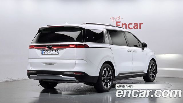 Kia Carnival Gasoline 7-Seater Signature — пробег 50 828 км — фото 2 из 5