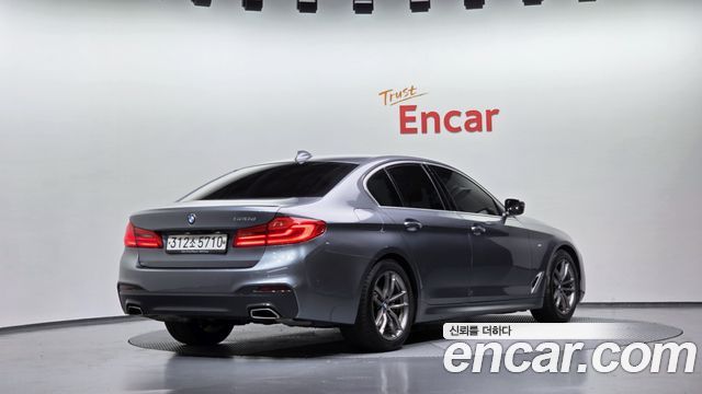 BMW 5-Series 520d M Sport Package Plus — пробег 102 356 км — фото 2 из 5