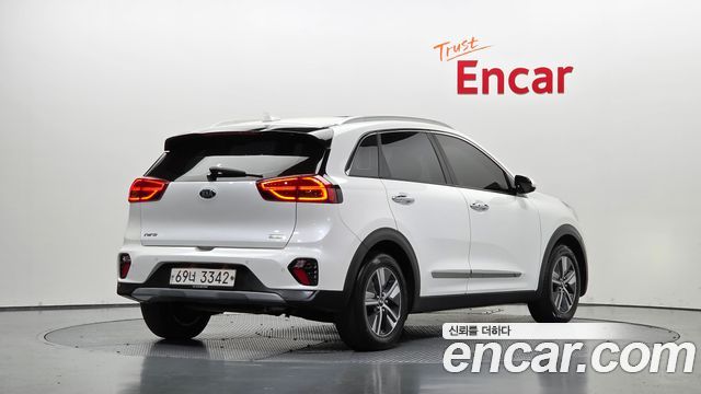 Kia Niro 1.6 PHEV Noblesse Special — пробег 178 025 км — фото 2 из 5