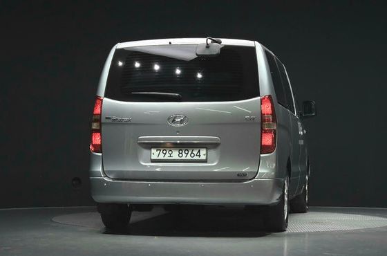 Hyundai Starex 12-Seater Wagon CVX Deluxe — пробег 149 910 км — фото 4 из 5