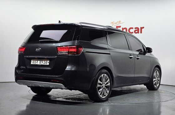 Kia Carnival 9-seater Prestige — пробег 127 219 км — фото 2 из 5