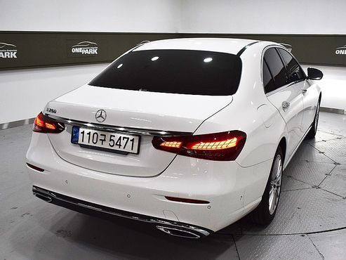 Mercedes-Benz E-Class E250 Exclusive — пробег 72 254 км — фото 3 из 5