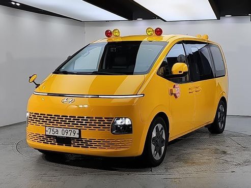 Hyundai Staria L3.5 Kinder Safety Car 11-Seater — пробег 99 509 км — фото 1 из 5