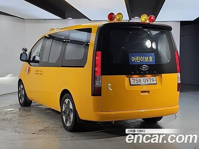 Hyundai Staria L3.5  Kinder Safety Car 11-Seater — пробег 99 509 км — фото 3 из 5