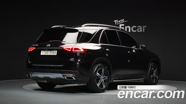 Mercedes-Benz GLE-Class GLE300d 4MATIC — пробег 185 479 км — фото 2 из 5