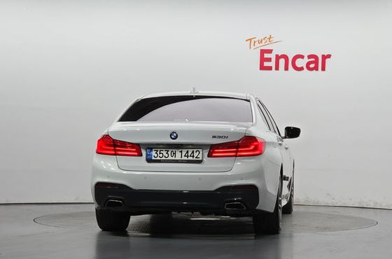 BMW 5-Series 530i M Sport Package Plus — пробег 121 663 км — фото 4 из 5