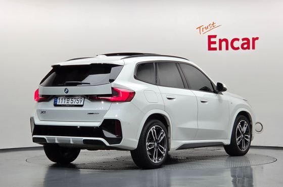 BMW X1 xDrive 20i M Sport — пробег 11 714 км — фото 2 из 5