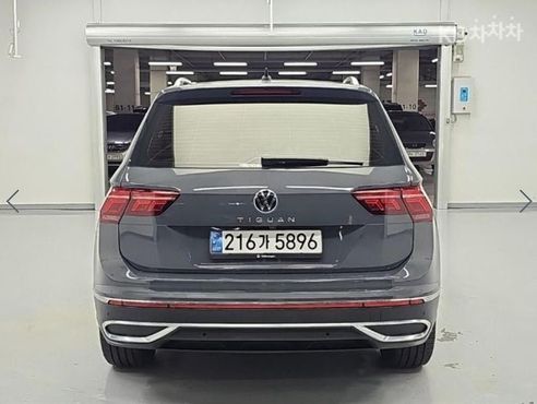 Volkswagen Tiguan 2.0 TDI Prestige — пробег 57 000 км — фото 3 из 5