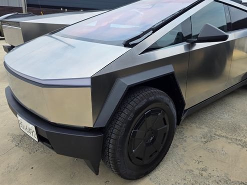 Tesla Cybertruck AWD — пробег 2 250 км — фото 2 из 4