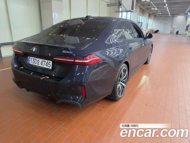 BMW 5-Series 530i xDrive M Sport — пробег 64 076 км — фото 2 из 5