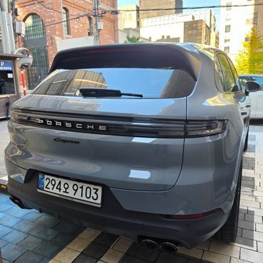 Porsche Cayenne 3.0 E-Hybrid — пробег 7 746 км — фото 2 из 5