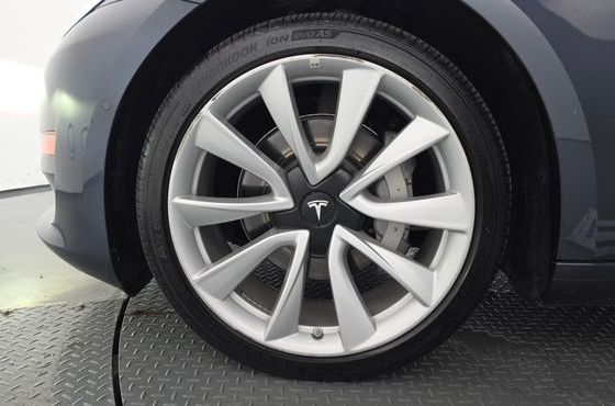 Tesla Model 3 Long Range AWD — пробег 76 981 км — фото 5 из 5