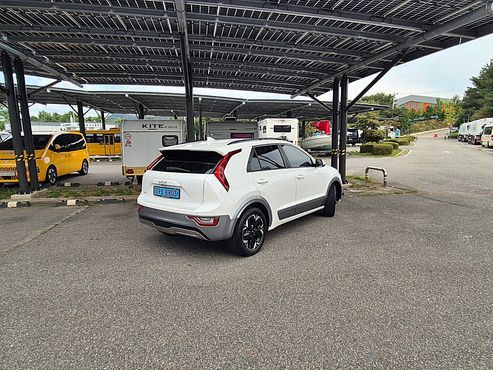 Kia Niro Earth — пробег 68 130 км — фото 2 из 5