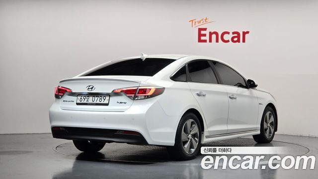 Hyundai Sonata 2.0 HEV Premium — пробег 74 619 км — фото 2 из 5