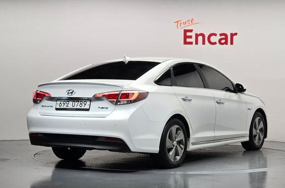 Hyundai Sonata 2.0 HEV Premium — пробег 74 619 км — фото 2 из 5