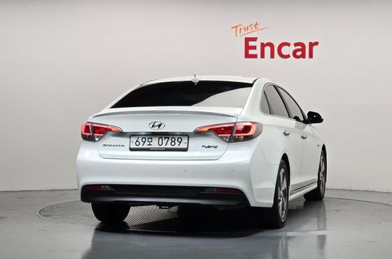 Hyundai Sonata 2.0 HEV Premium — пробег 74 619 км — фото 4 из 5