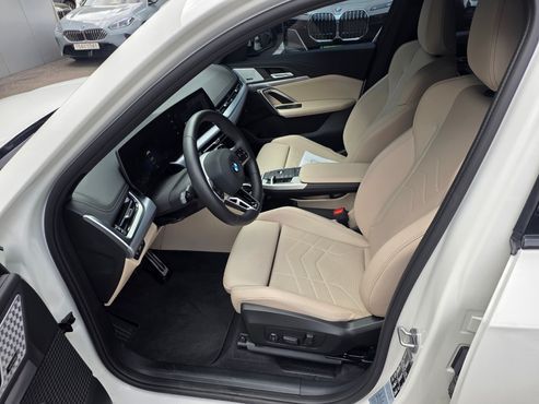 BMW X1 xDrive 20i M Sport — пробег 6 888 км — фото 2 из 5