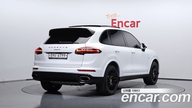 Porsche Cayenne 3.0 Diesel Platium Edition 958 — пробег 123 436 км — фото 2 из 5