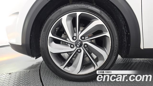 Kia Niro Prestige — пробег 144 974 км — фото 5 из 5