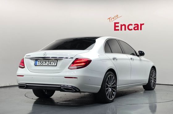 Mercedes-Benz E-Class E220d Avantgarde — пробег 94 379 км — фото 2 из 5