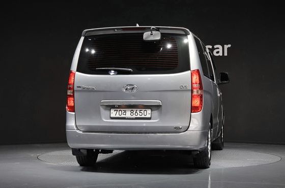 Hyundai Starex 11-Seater Wagon CVX Luxury — пробег 148 026 км — фото 4 из 5