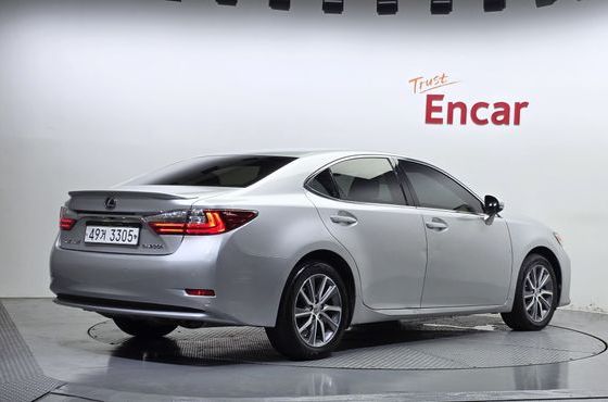 Lexus ES Supreme XV60 — пробег 109 005 км — фото 2 из 5