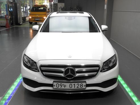 Mercedes-Benz E-Class E220d Avantgarde — пробег 116 000 км — фото 3 из 5