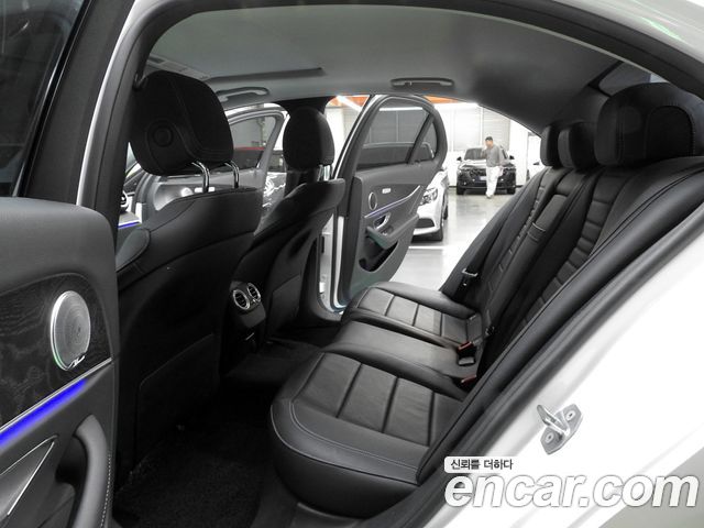 Mercedes-Benz E-Class E220d Avantgarde — пробег 116 000 км — фото 4 из 5