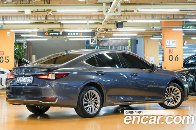 Lexus ES Luxury Plus — пробег 25 416 км — фото 2 из 5