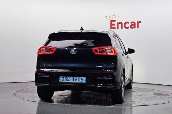 Kia Niro Noblesse — пробег 180 028 км — фото 4 из 5