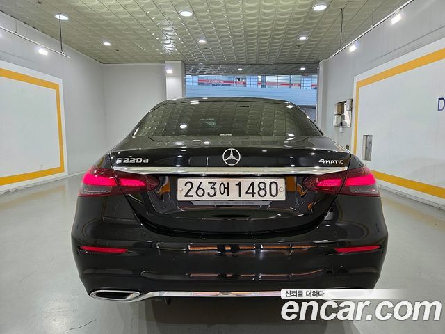 Mercedes-Benz E-Class E220d 4MATIC AMG Line — пробег 115 620 км — фото 4 из 5