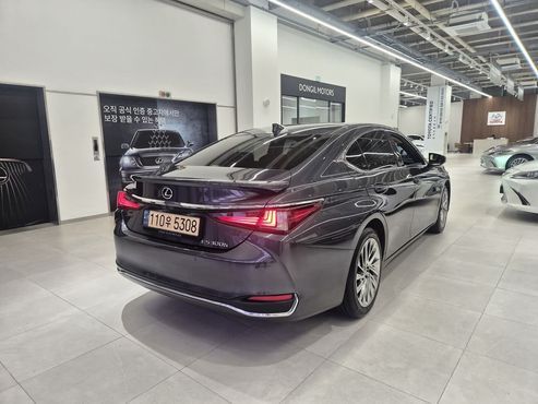 Lexus ES Executive — пробег 76 048 км — фото 2 из 5