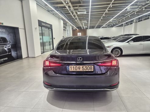 Lexus ES Executive — пробег 76 048 км — фото 4 из 5