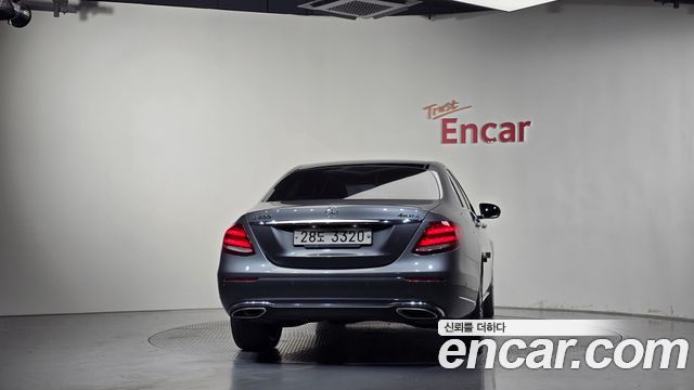 Mercedes-Benz E-Class из Кореи Encar