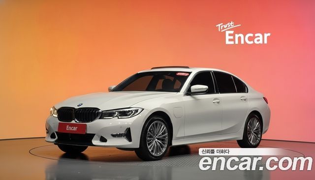 BMW 3-Series 330e Luxury — пробег 81 240 км — фото 1 из 5