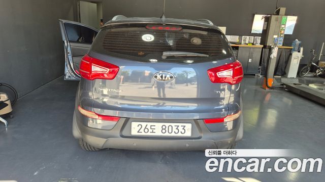 Kia Sportage Diesel 2WD TLX Deluxe — пробег 196 520 км — фото 2 из 5