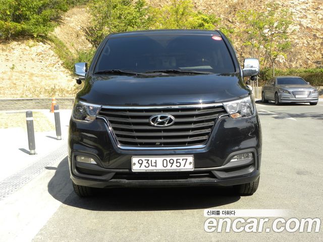 Hyundai Starex Van 5-Seater Smart — пробег 69 912 км — фото 1 из 5