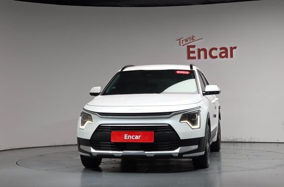 Kia Niro Prestige — пробег 29 351 км — фото 3 из 5