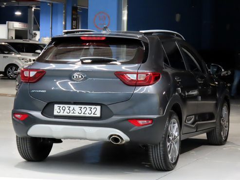 Kia Stonic 1.4 Trendy — пробег 48 010 км — фото 2 из 5
