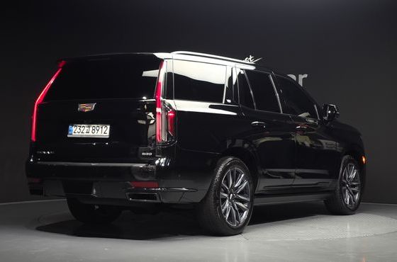 Cadillac Escalade 6.2 Sports Platinum — пробег 18 459 км — фото 2 из 5