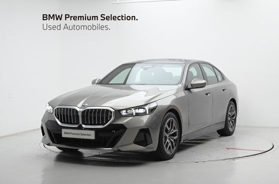 BMW 5-Series 523d M Sport — пробег 4 071 км