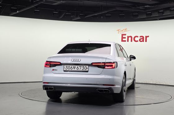 Audi A4 40 TFSI Premium — пробег 106 000 км — фото 4 из 5