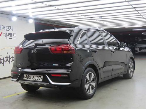 Kia Niro Luxury — пробег 146 993 км — фото 4 из 5