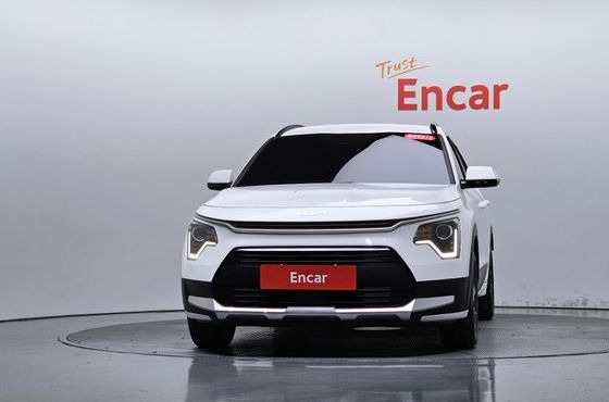 Kia Niro Prestige — пробег 39 878 км — фото 3 из 5