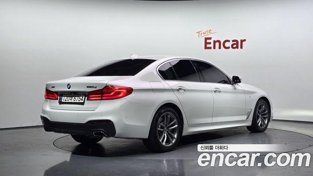 BMW 5-Series 520d M Sport Package Plus — пробег 133 337 км — фото 2 из 5