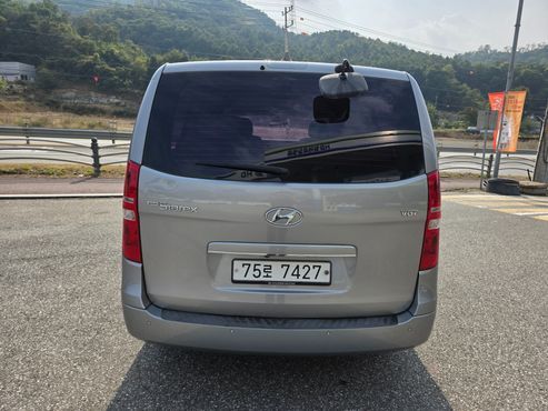 Hyundai Starex 12-Seater Wagon Smart — пробег 151 791 км — фото 5 из 5